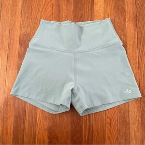 ALO Yoga Women's Green  High-Waist Shorts